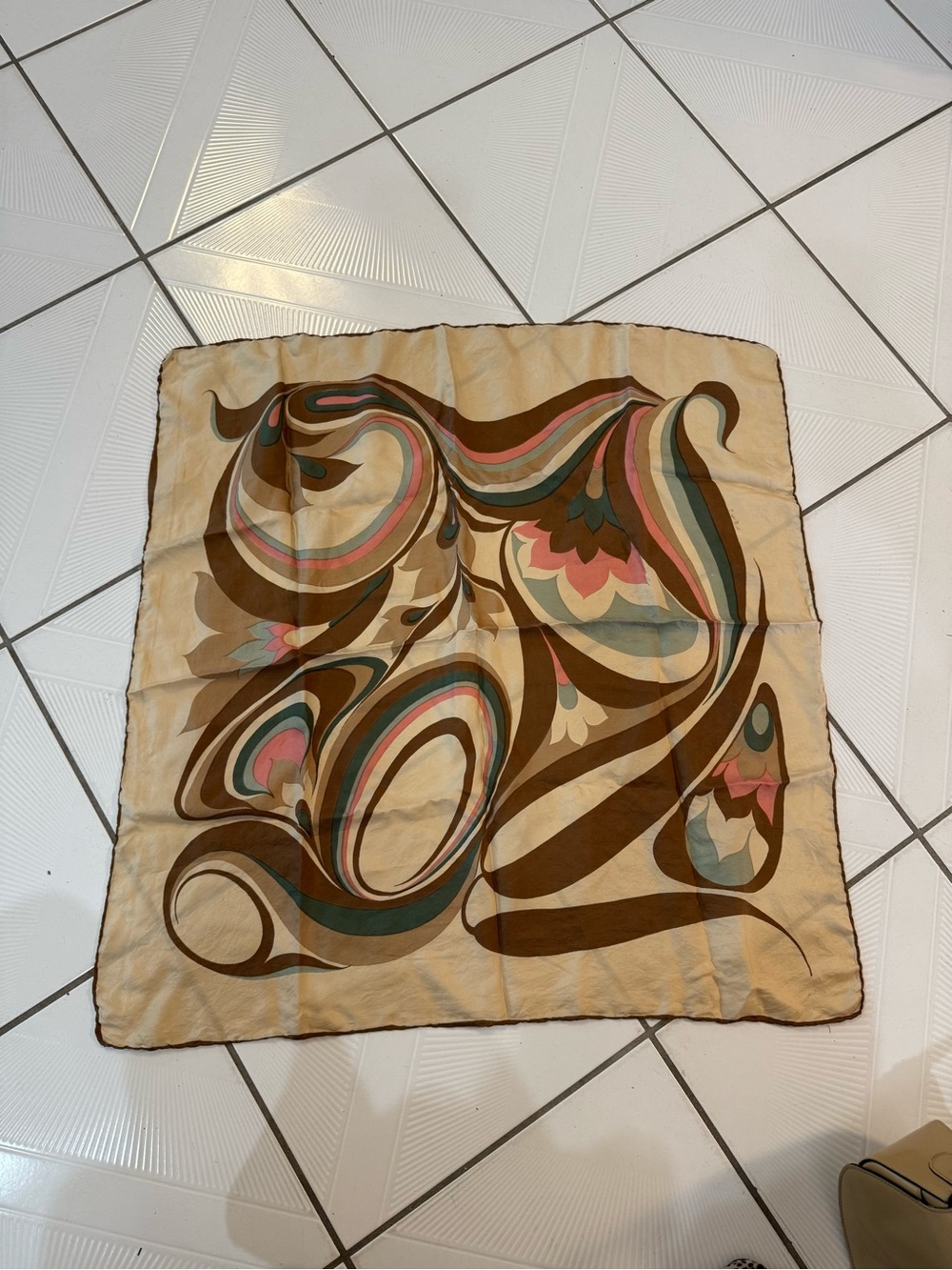 Vintage Swirl Print Silk Scarf in beige Brown and Pink 🎀